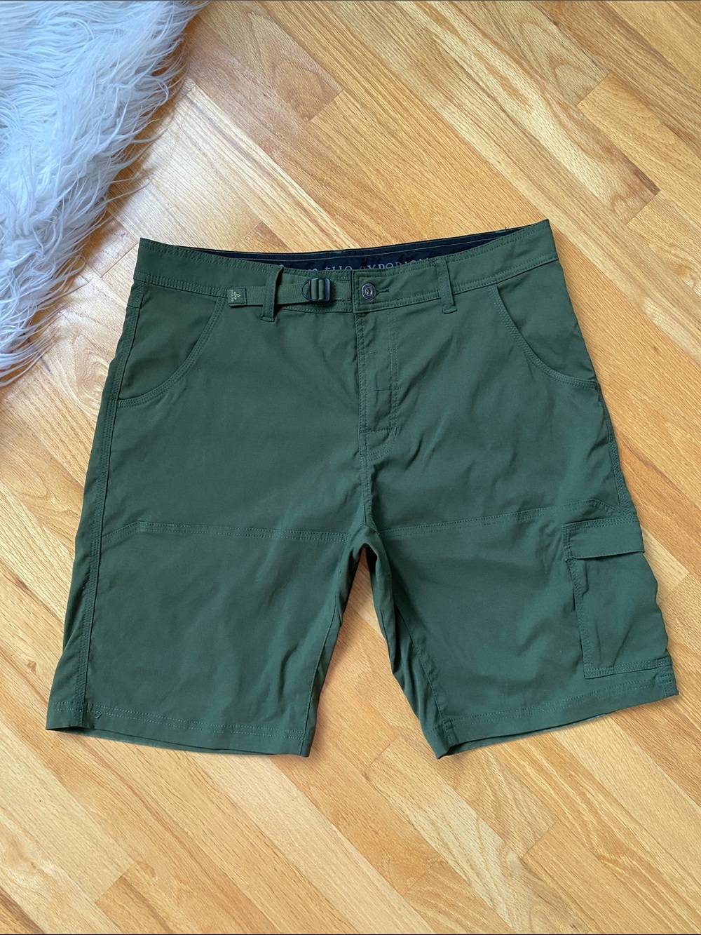 Prana Zion Men's Olive Green Cargo Shorts  Buckle Hiking Backpacking 35 by 10”